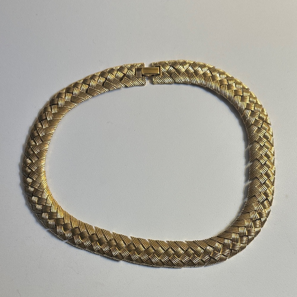 1980’s Elegant Brushed Gold Woven Necklace (costume jewelry)